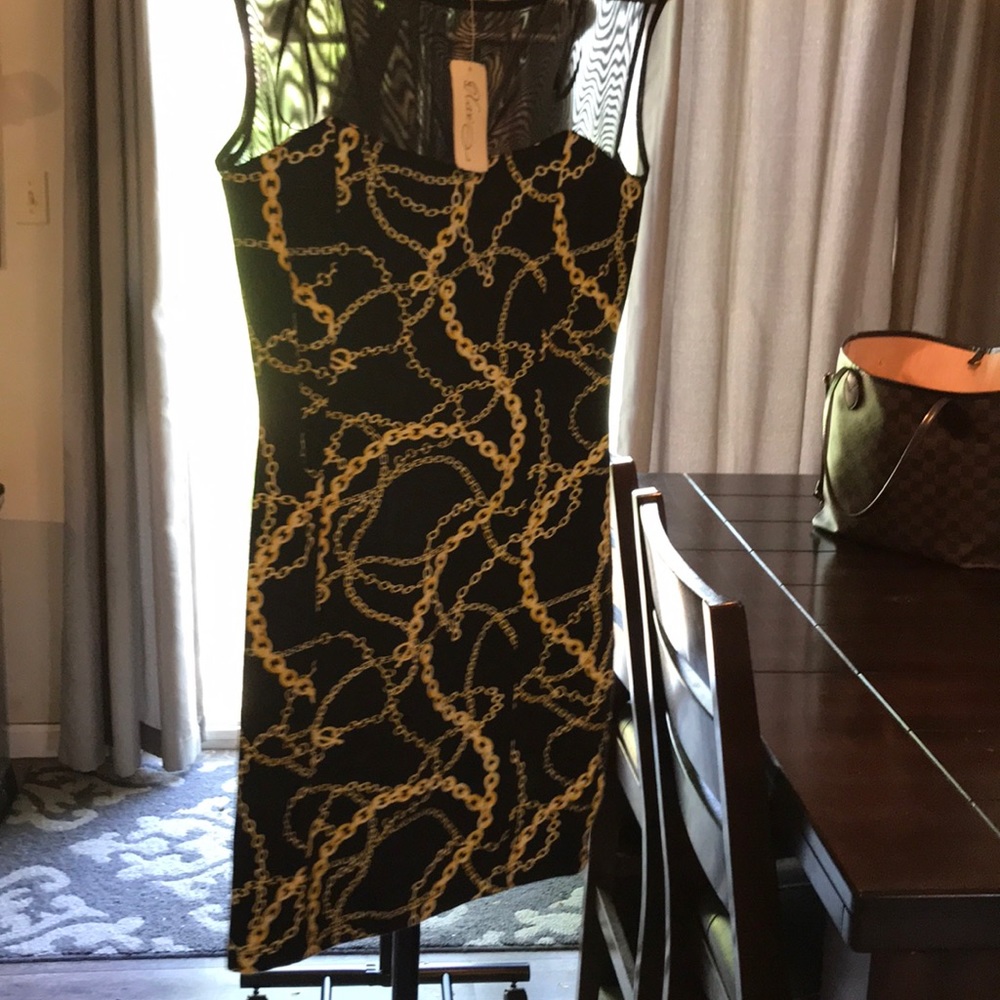 Dress - Picture 2 of 2